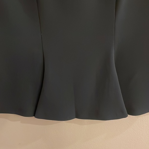 MaxMara MADE IN ITALY black pencil flare skirt side zip / pleated back mid hem 8 - Picture 5 of 14